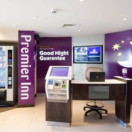 Premier Inn Leek Town Centre Exteriör bild